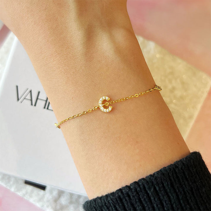 Adora – Personalisiertes Armband mit Initiale & Zirkonia