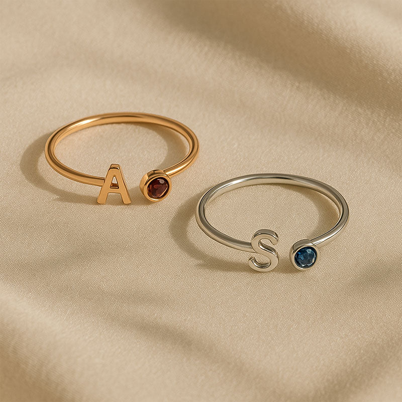 Elani – Ring mit Buchstabe & Geburtsstein