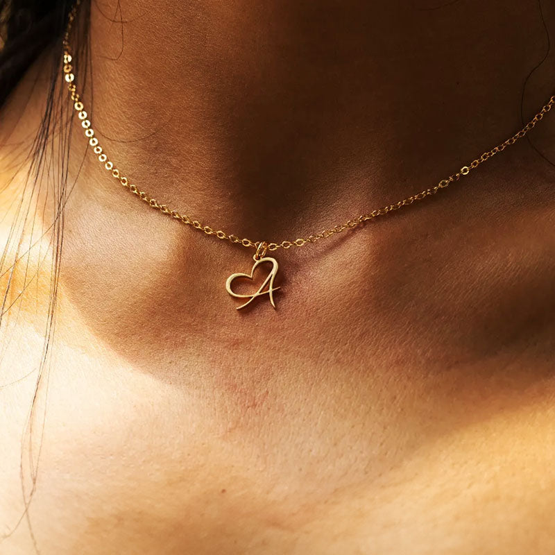 Amorina – Personalisierte Herz-Halskette mit Buchstabe