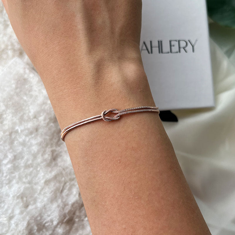 Liebesknoten – Partnerarmband mit Knoten