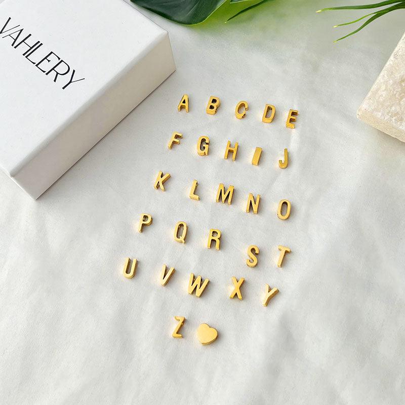 Bella – Halskette mit Buchstabe