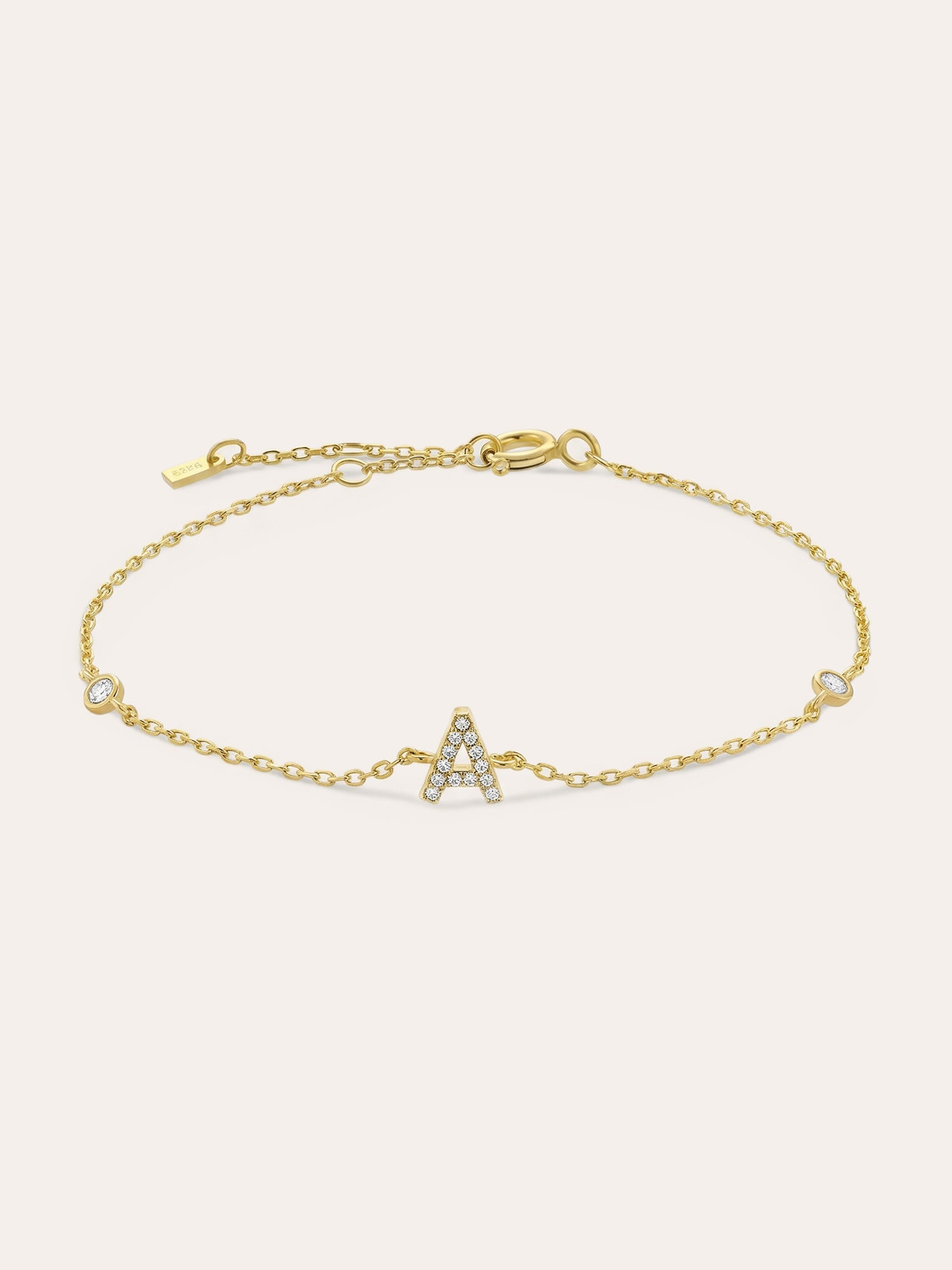 Adora – Personalisiertes Armband mit Initiale & Zirkonia