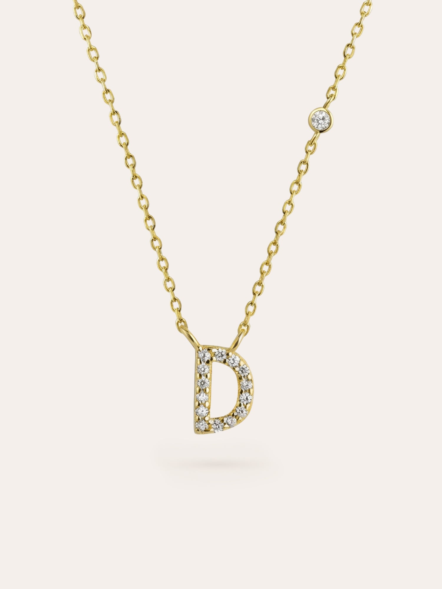 Adora – Personalisierte Halskette mit Initiale & Zirkonia
