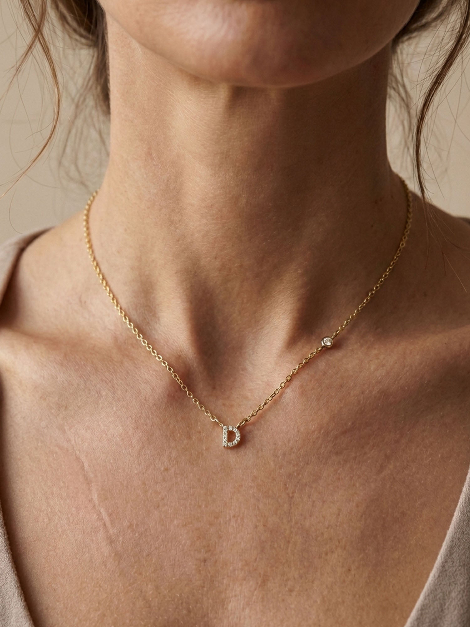 Adora – Personalisierte Halskette mit Initiale & Zirkonia