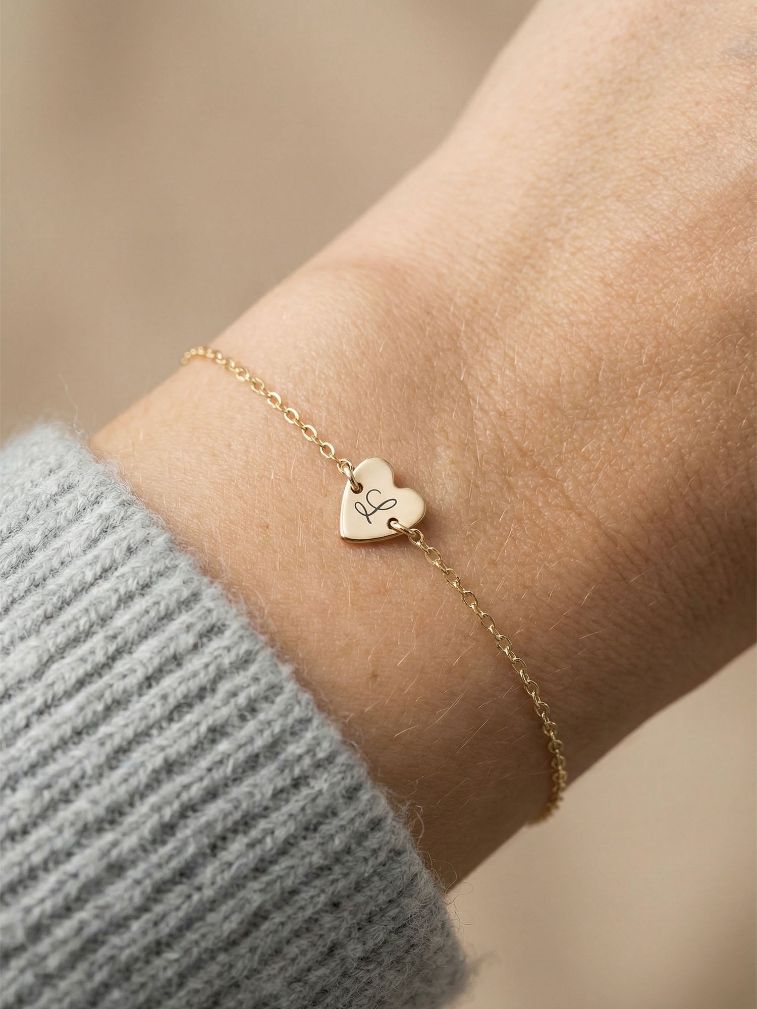 Amoria – Personalized Heart Bracelet