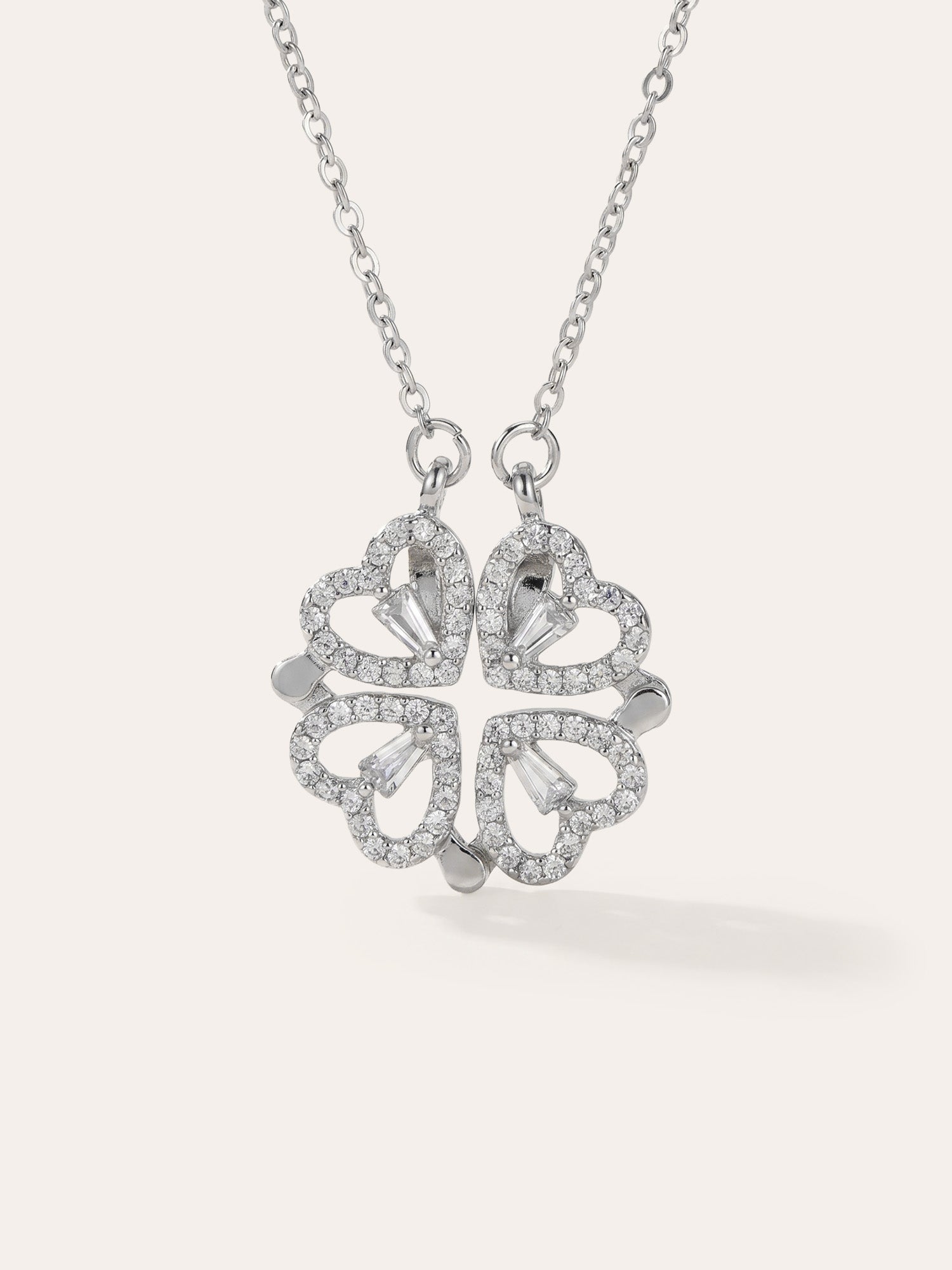 Amour Clover – Glücksklee Halskette mit Herz-Anhänger