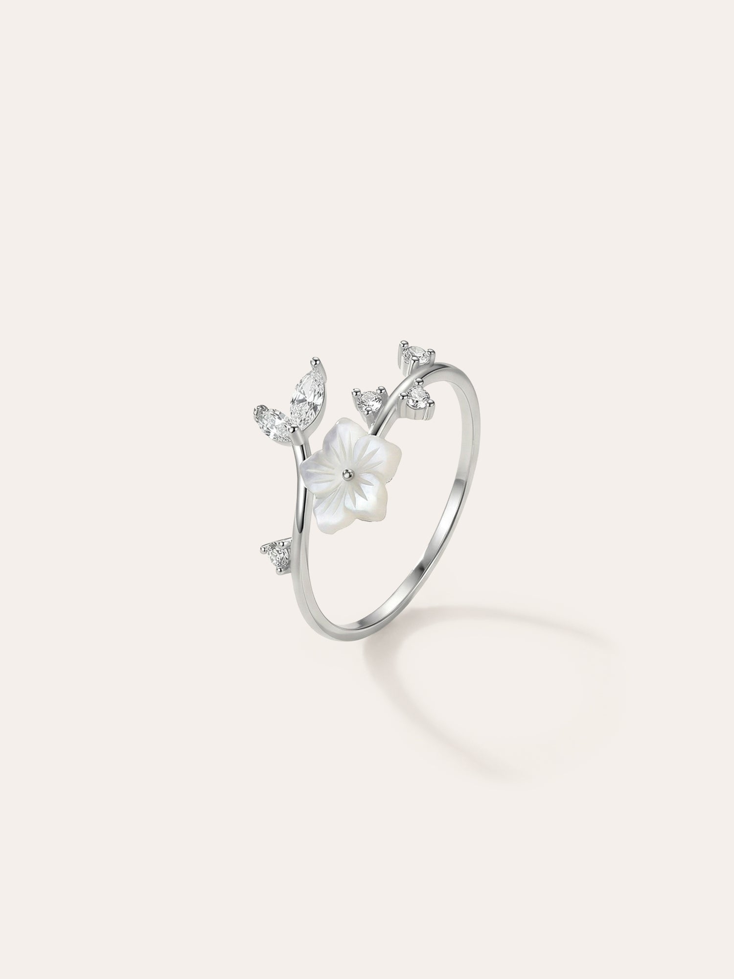 Bloom – ring with flower