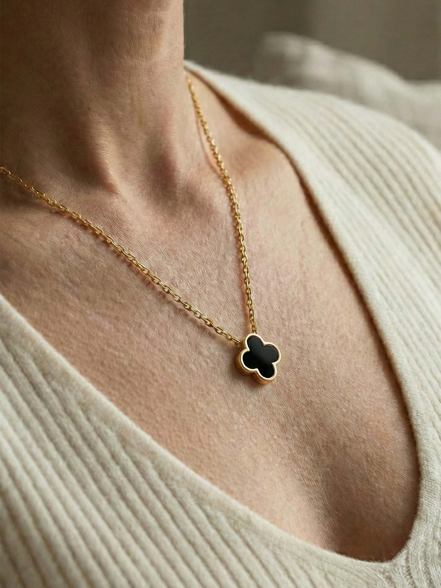 Clover Charm – Kleeblatt-Halskette