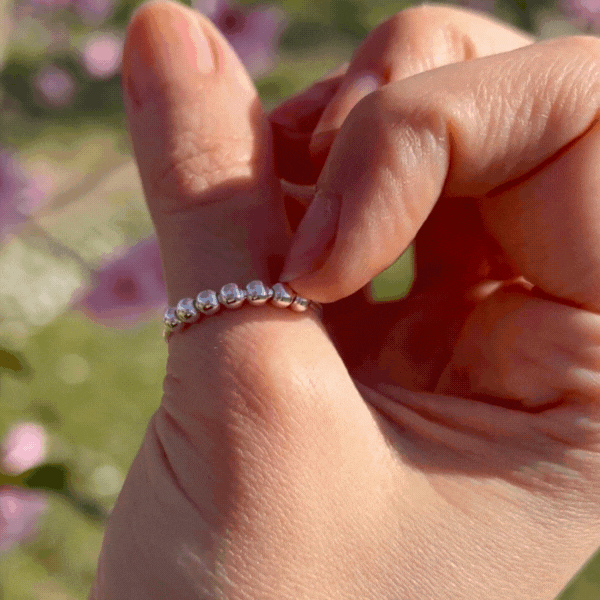 Calm – Ring mit drehbaren Perlen für Achtsamkeit
