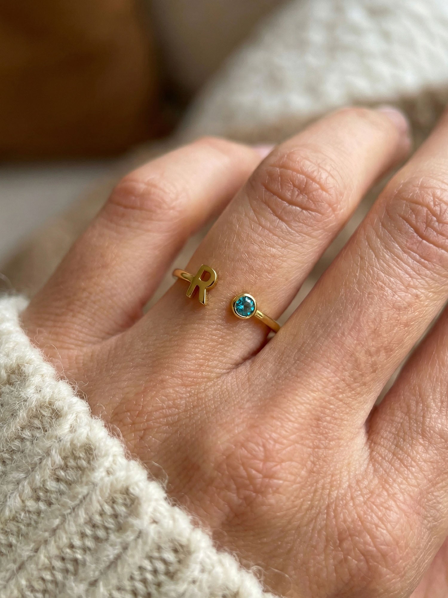 Elani – Ring mit Buchstabe & Geburtsstein