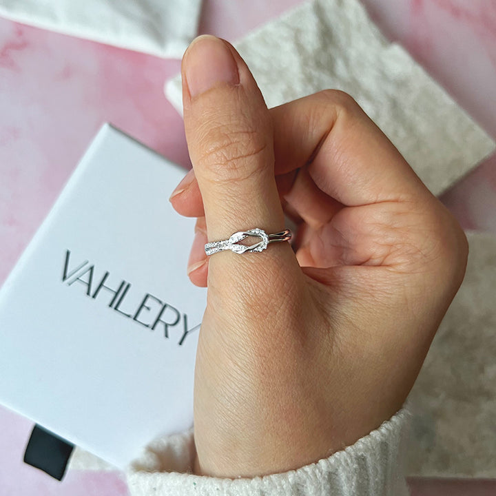 Liebesknoten - Knoten-Ring mit Zirkonia