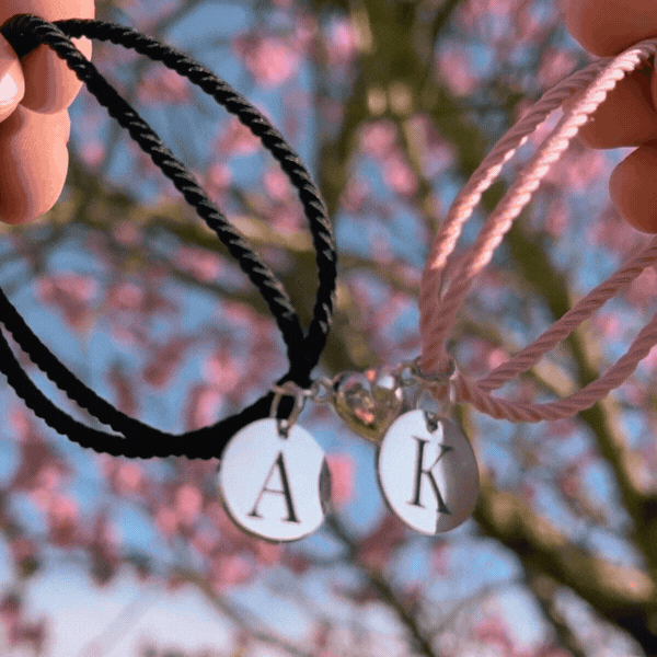 Lovenetic – Partnerarmband mit magnetischem Herz