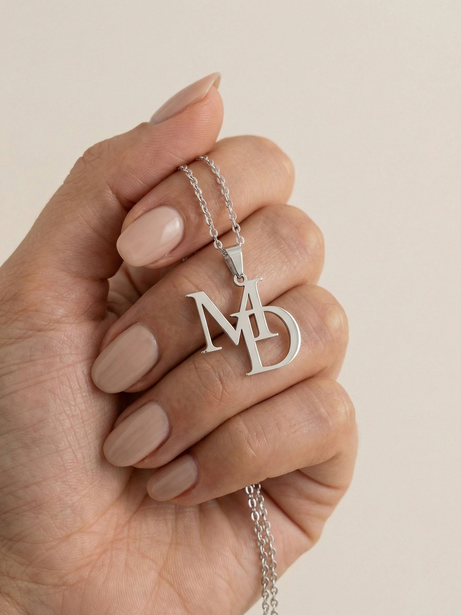 Lyria – Halskette mit zwei Initialen
