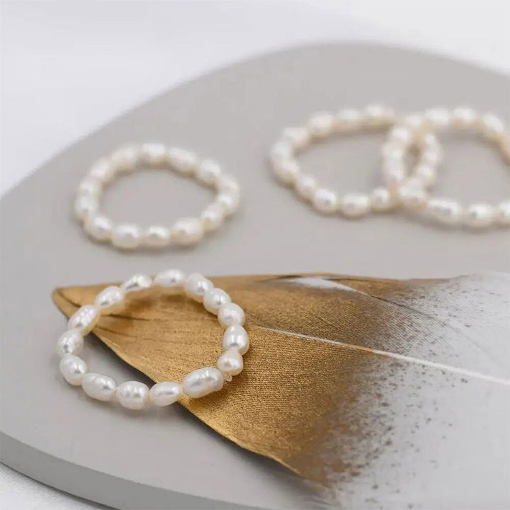 Perlenring mit Goldsteinchen